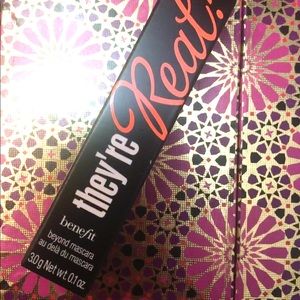 Benefit they’re real mascara